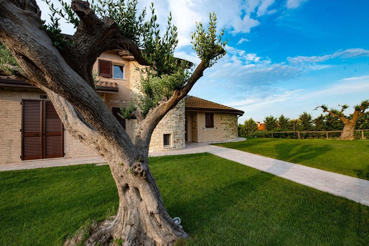 B&B Madonna Carradori Country Offagna Екстериор снимка